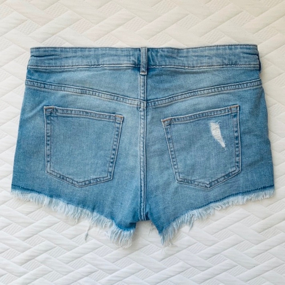 H&M High Rise Denim Jeans - Picture 3 of 8